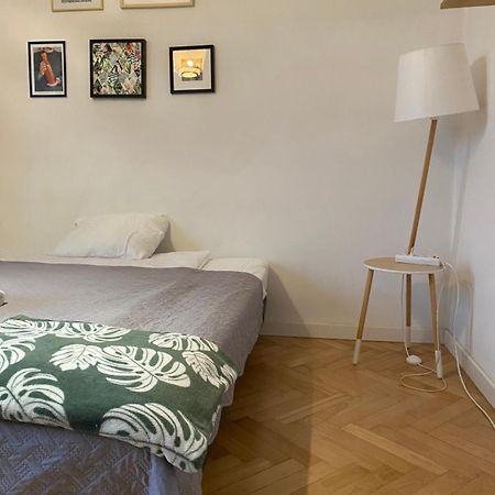Slow Life Apartment Next To Metro Station وارسو المظهر الخارجي الصورة