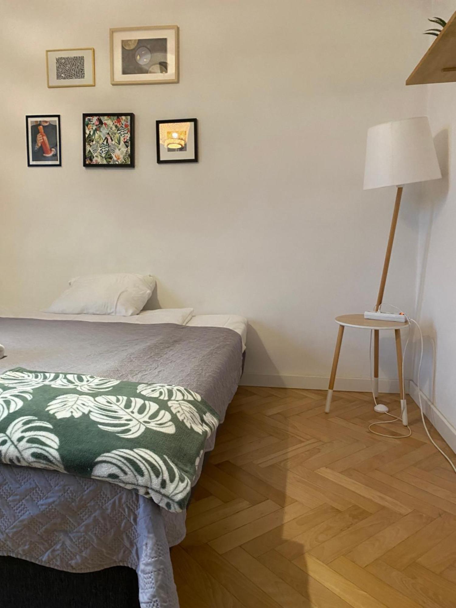 Slow Life Apartment Next To Metro Station وارسو المظهر الخارجي الصورة