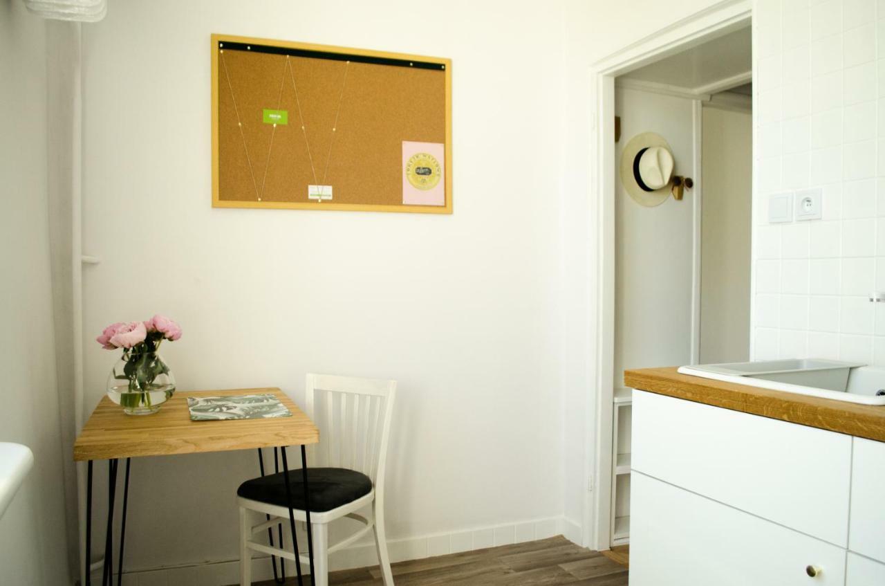 Slow Life Apartment Next To Metro Station وارسو المظهر الخارجي الصورة